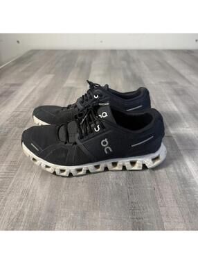 On Running Cloud 5 Women’s Sneakers - Black/White - US 7 EU 38